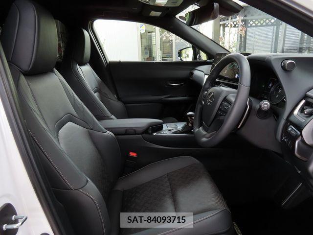 Lexus UX 2022-11 218440-15