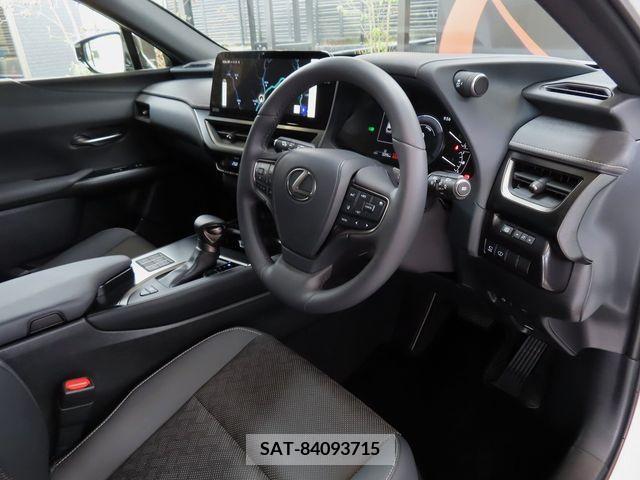 Lexus UX 2022-11 218440-16