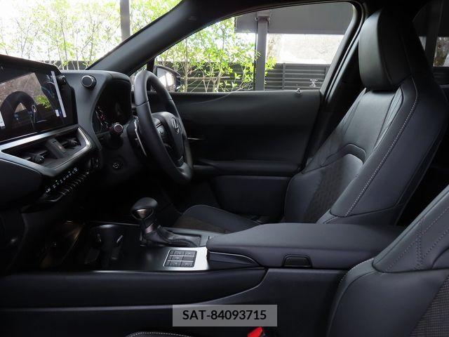 Lexus UX 2022-11 218440-17