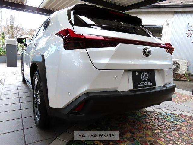 Lexus UX 2022-11 218440-1