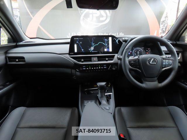 Lexus UX 2022-11 218440-2