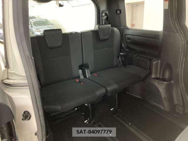 Toyota NOAH HYBRID 2019-01 374010-14