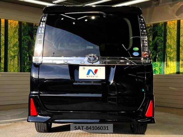 Toyota VOXY 2016-01 228722-16