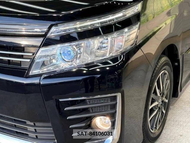Toyota VOXY 2016-01 228722-13