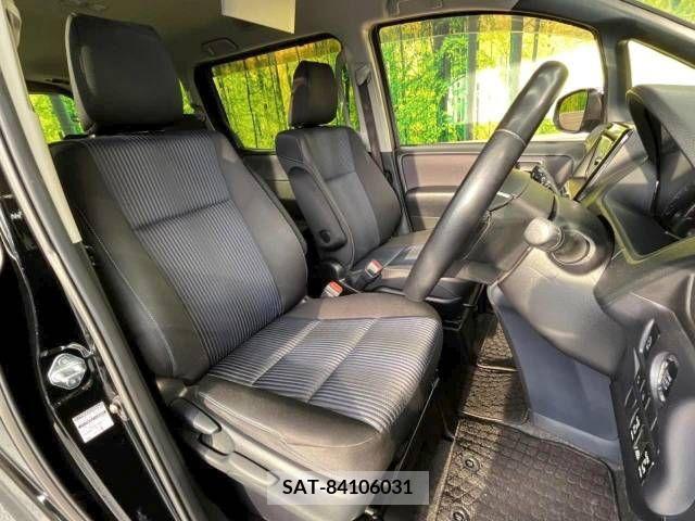 Toyota VOXY 2016-01 228722-8