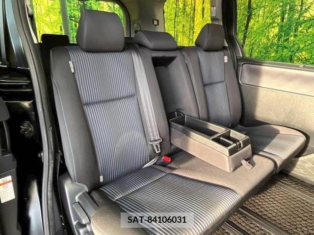 Toyota VOXY 2016-01 228722-9