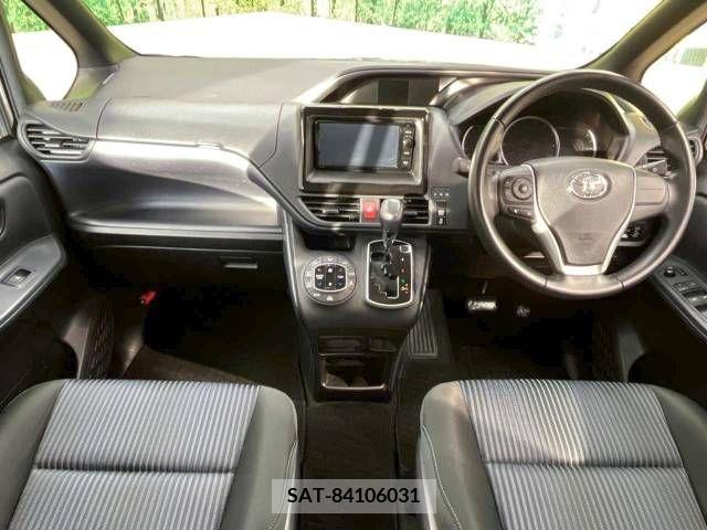 Toyota VOXY 2016-01 228722-1