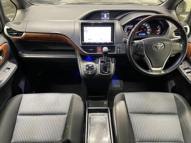 Toyota VOXY 2014-05 16960-8