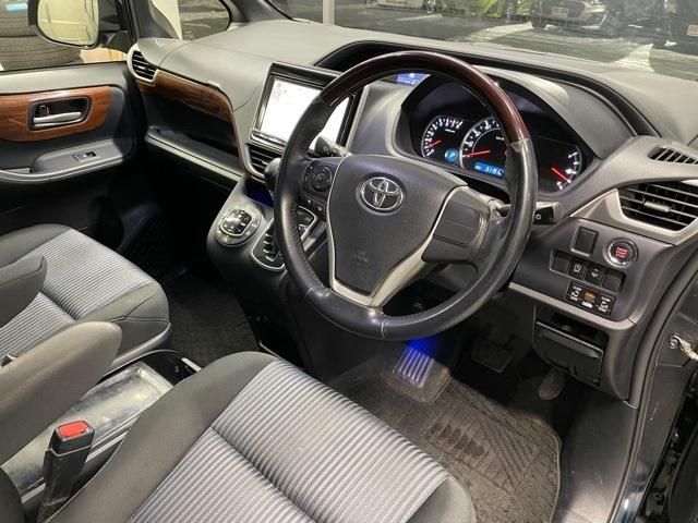 Toyota VOXY 2014-05 16960-7
