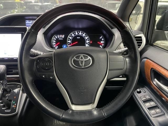 Toyota VOXY 2014-05 16960-9