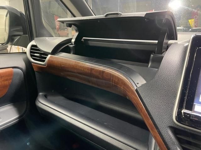Toyota VOXY 2014-05 16960-19