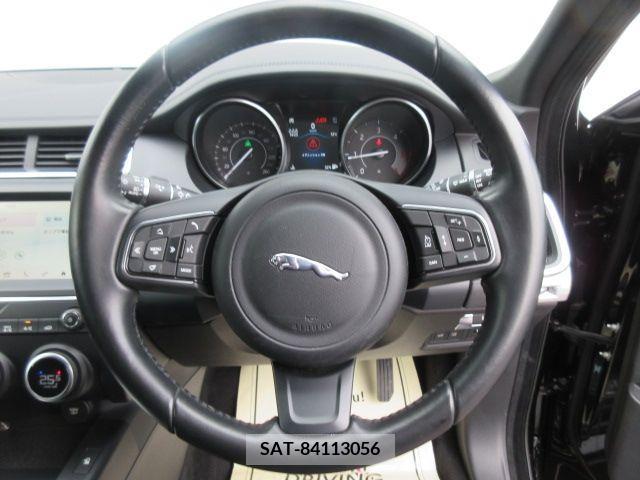 Jaguar E-PACE 2018-05 209581-11