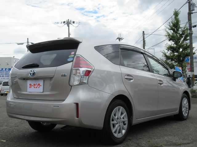 Toyota PRIUS ALPHA 2018-06 12170-1