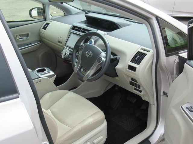 Toyota PRIUS ALPHA 2018-06 12170-4