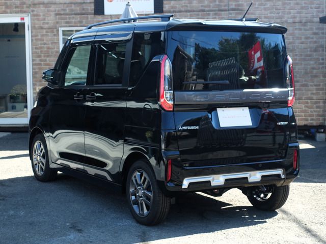 Mitsubishi DELICA MINI 2023-08 19261-1