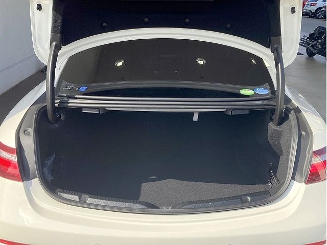 Mercedes Benz E-CLASS 2017-06 6881-13