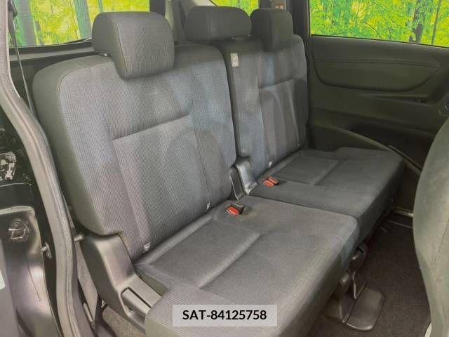 Toyota SIENTA 2016-06 343581-8