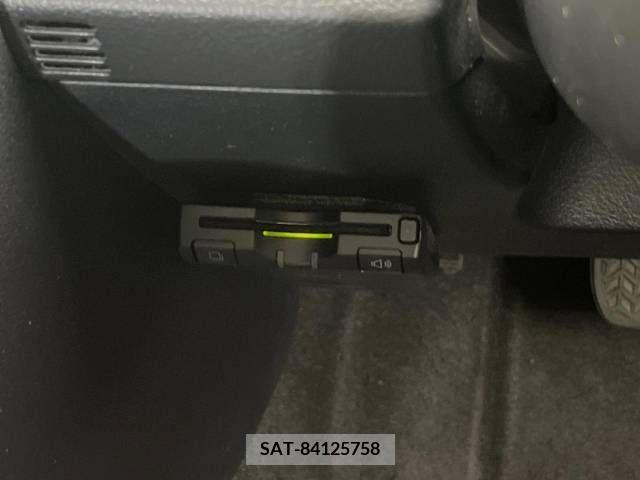 Toyota SIENTA 2016-06 343581-6