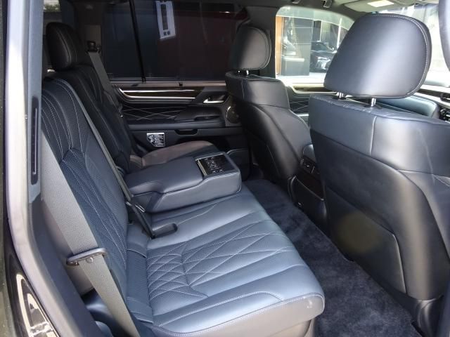 Lexus LX 2019-05 5582-11