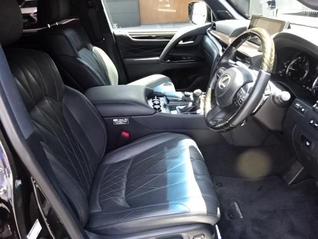 Lexus LX 2019-05 5582-10