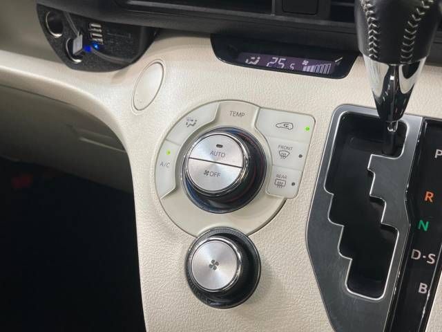 Toyota SIENTA 2017-08 195070-7
