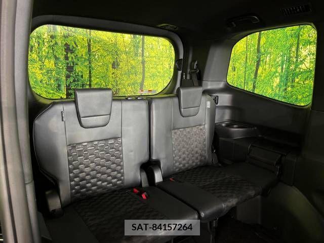 Toyota VOXY HYBRID 2023-02 238464-10
