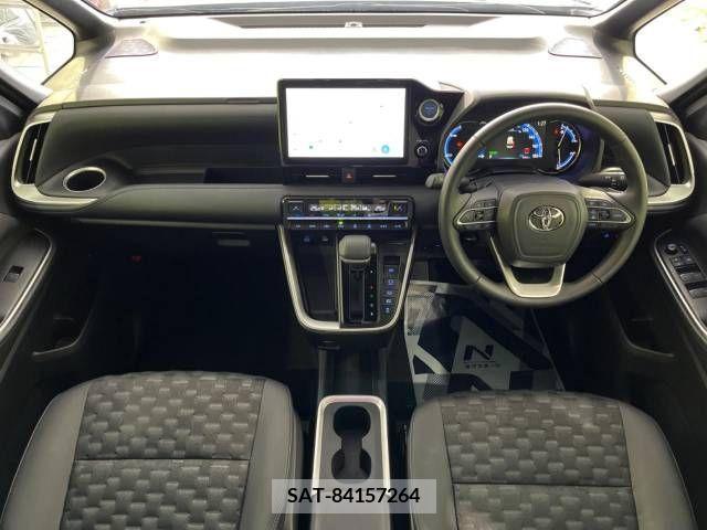 Toyota VOXY HYBRID 2023-02 238464-1