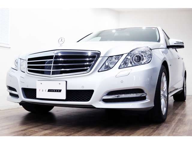 Mercedes Benz E-CLASS 2012-03 18954-1