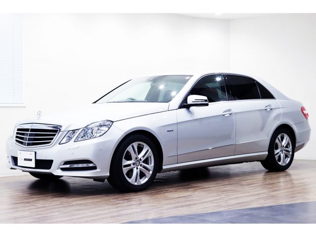 Mercedes Benz E-CLASS 2012-03 18954-0