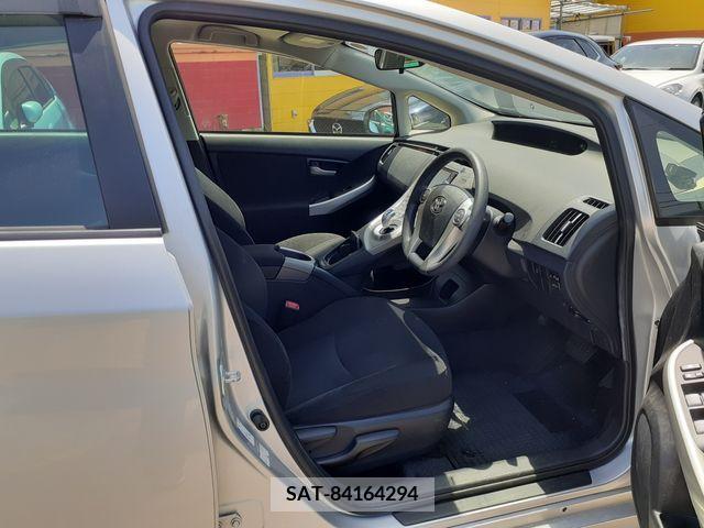 Toyota PRIUS 2013-09 282093-1