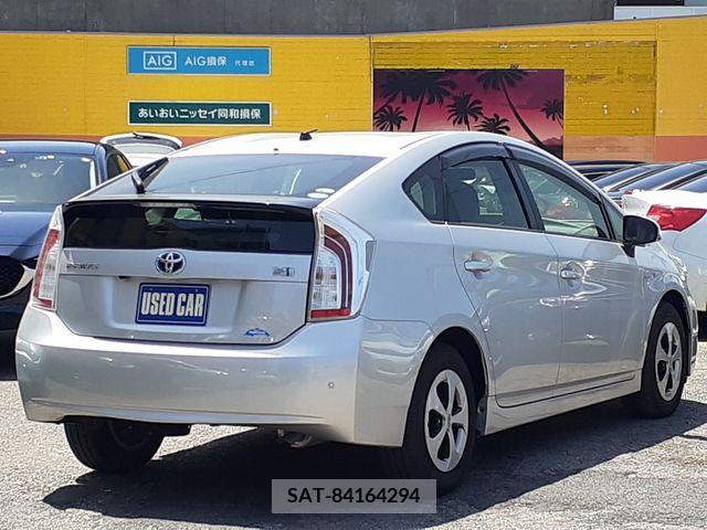 Toyota PRIUS 2013-09 282093-2