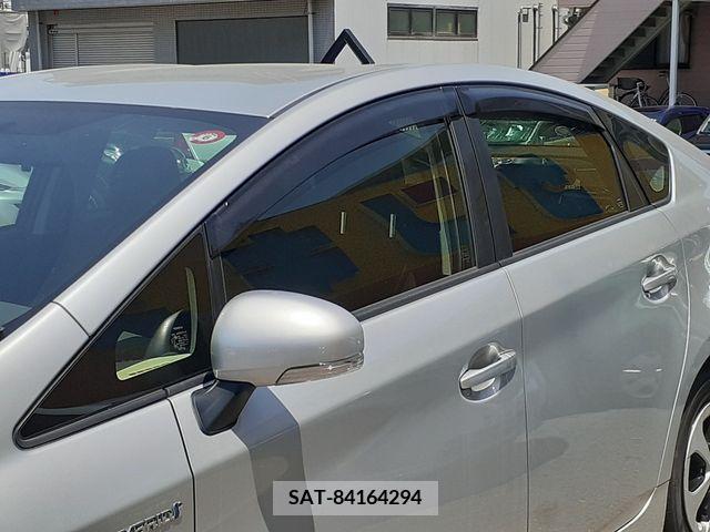 Toyota PRIUS 2013-09 282093-8