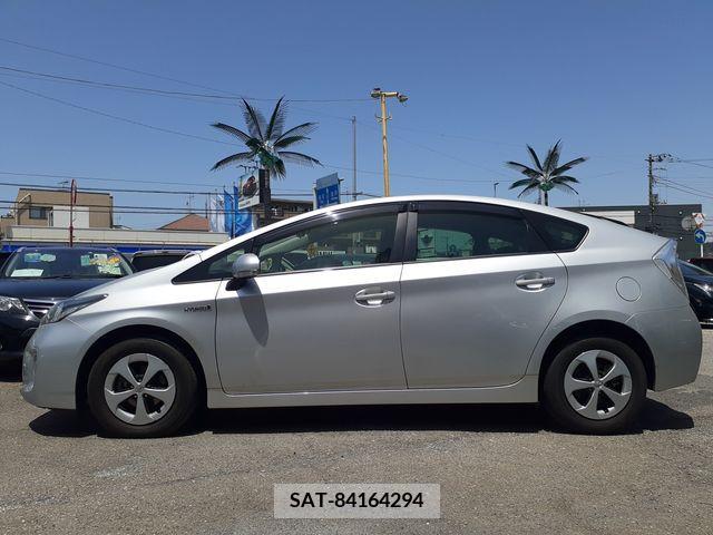 Toyota PRIUS 2013-09 282093-9