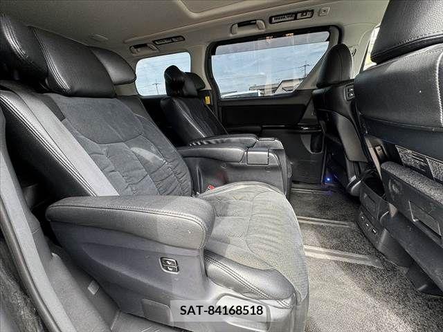 Toyota VELLFIRE 2014-04 303601-17