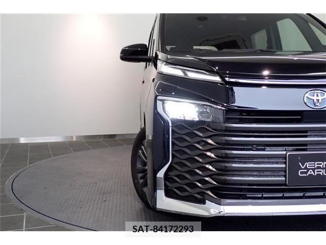 Toyota VOXY HYBRID 2022-03 322941-7