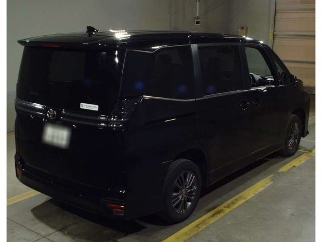 Toyota VOXY 2022-12 185322-1