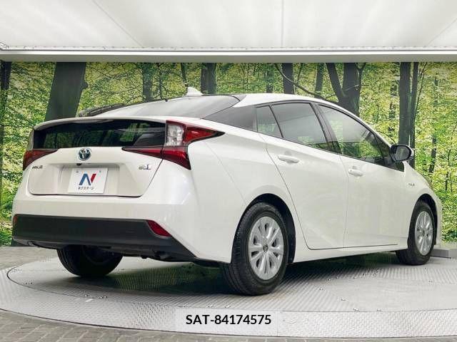 Toyota PRIUS 2019-05 347869-16