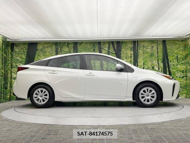 Toyota PRIUS 2019-05 347869-15