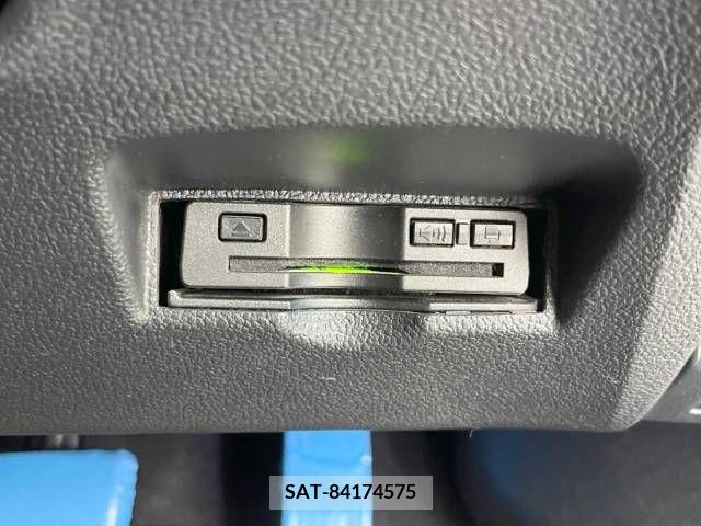Toyota PRIUS 2019-05 347869-6