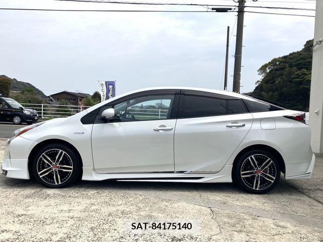 Toyota PRIUS 2016-09 281894-6