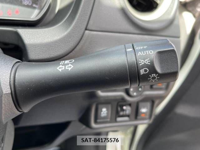 Nissan NOTE 2016-07 255875-8