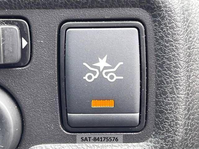 Nissan NOTE 2016-07 255875-4