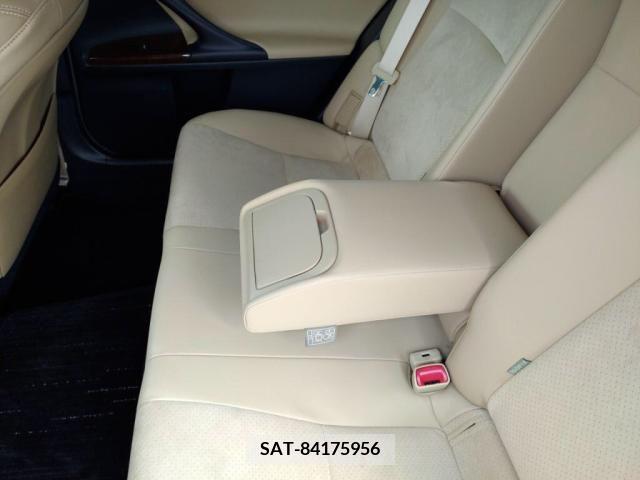Toyota MARK X 2013-06 385656-26