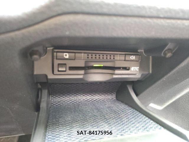 Toyota MARK X 2013-06 385656-17