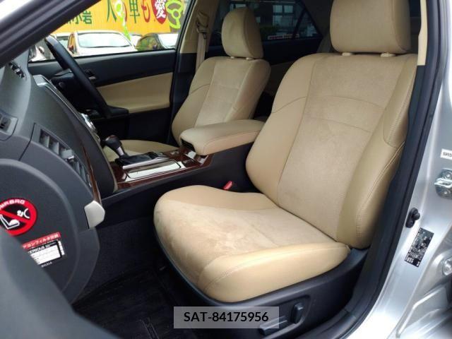 Toyota MARK X 2013-06 385656-23