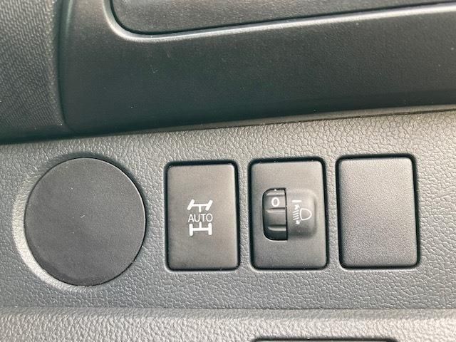 Toyota RACTIS 2012-03 6599-18