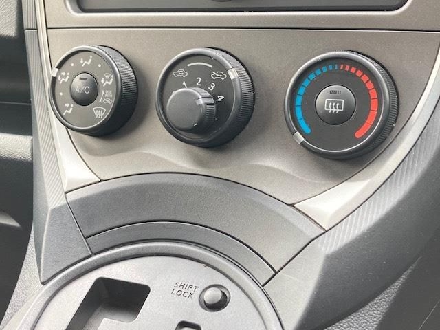 Toyota RACTIS 2012-03 6599-16