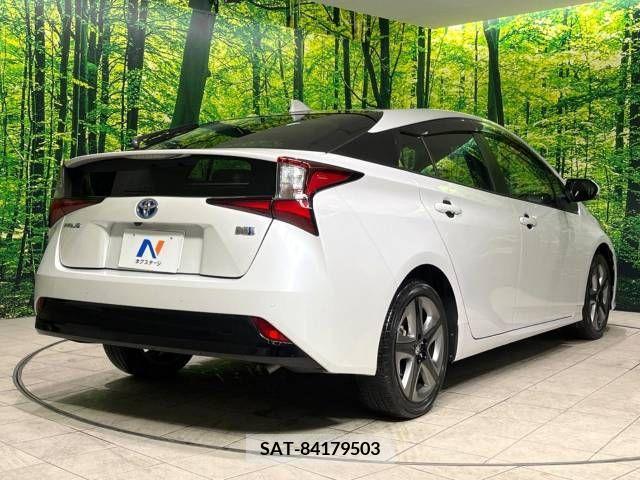 Toyota PRIUS 2021-10 322490-17