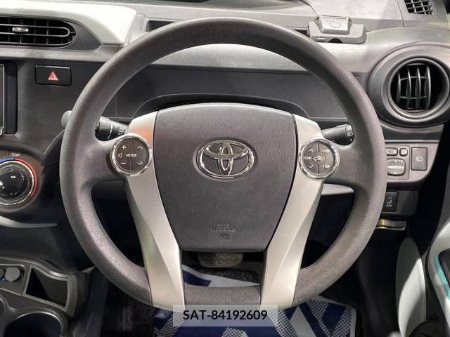 Toyota AQUA 2013-05 292253-11