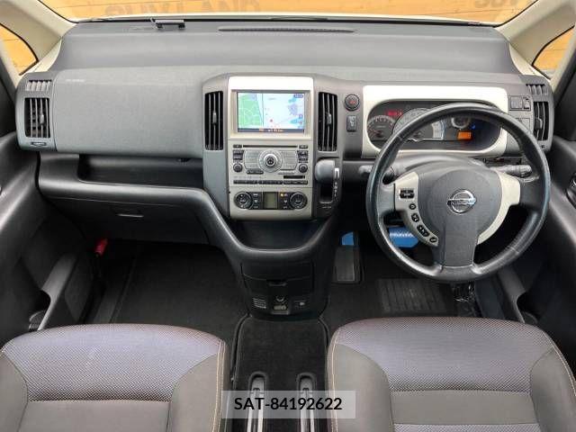 Nissan SERENA 2007-02 324871-1